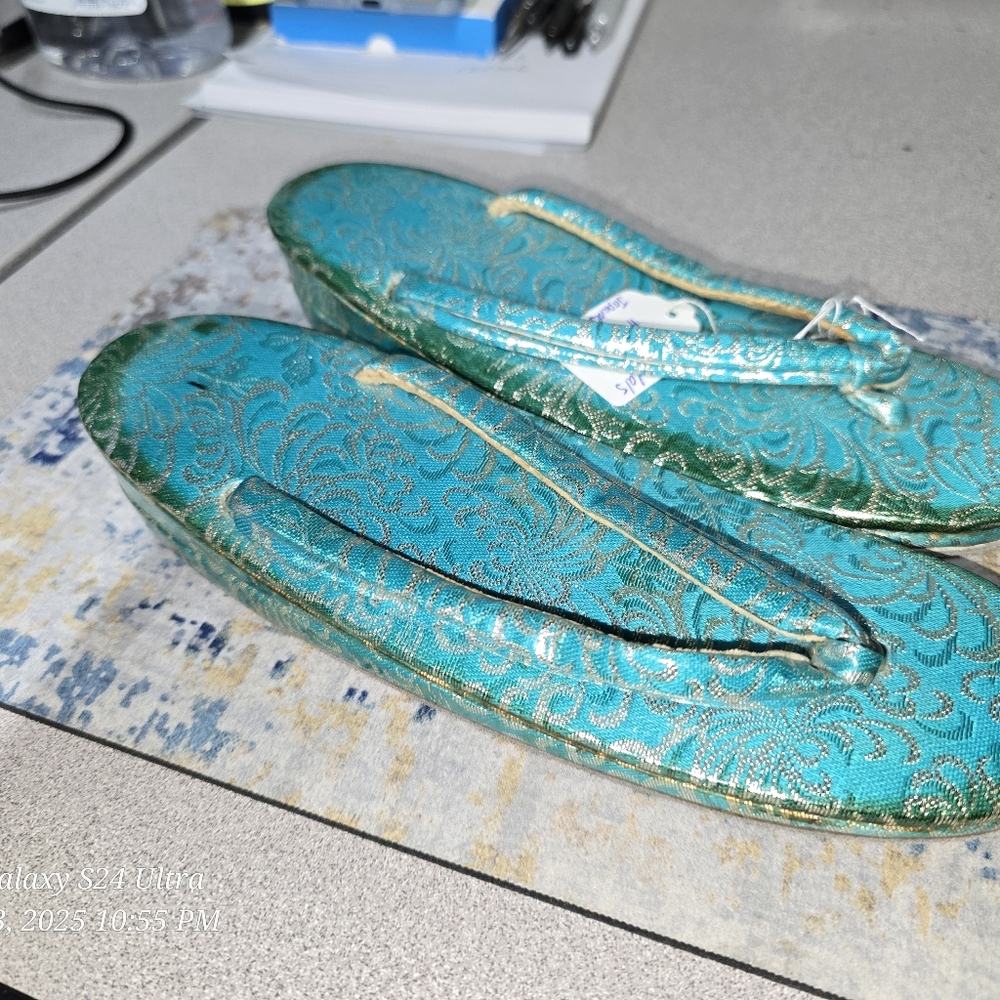 Japanese Aqua Blue Zori Sandals Size 7  (089)